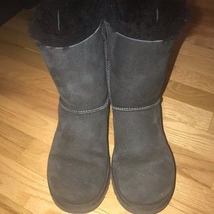 Black Short Bow Uggs!